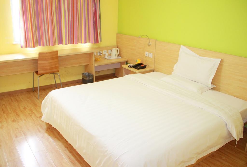 7Days Inn Qingdao Haiyunan Xinglong Road חדר תמונה