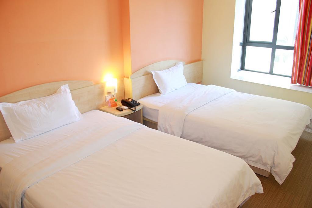 7Days Inn Qingdao Haiyunan Xinglong Road חדר תמונה
