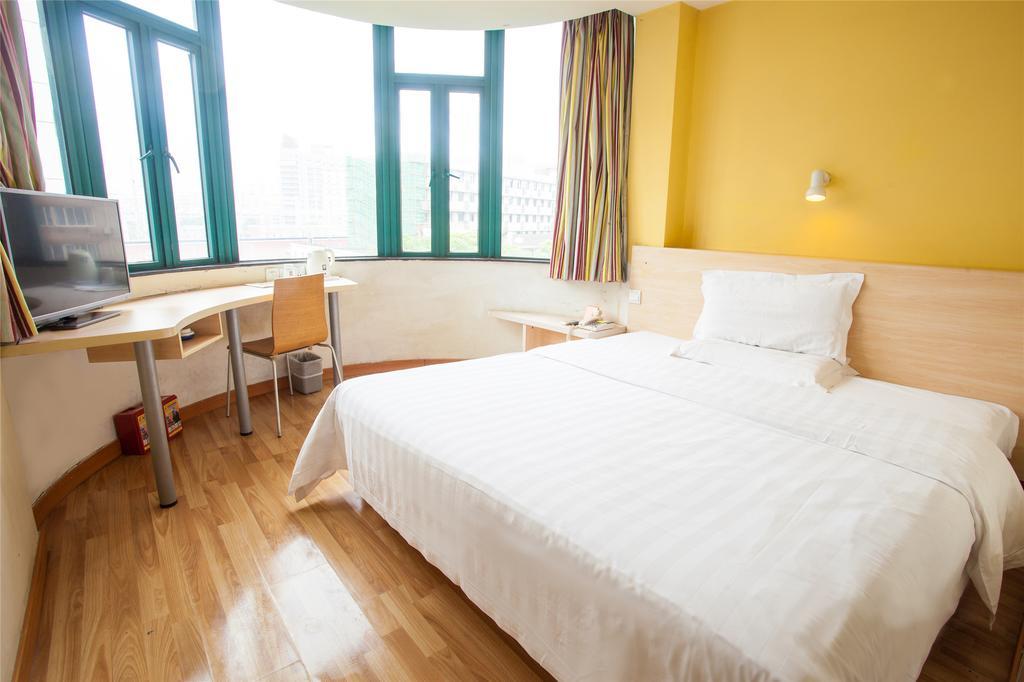7Days Inn Qingdao Haiyunan Xinglong Road חדר תמונה