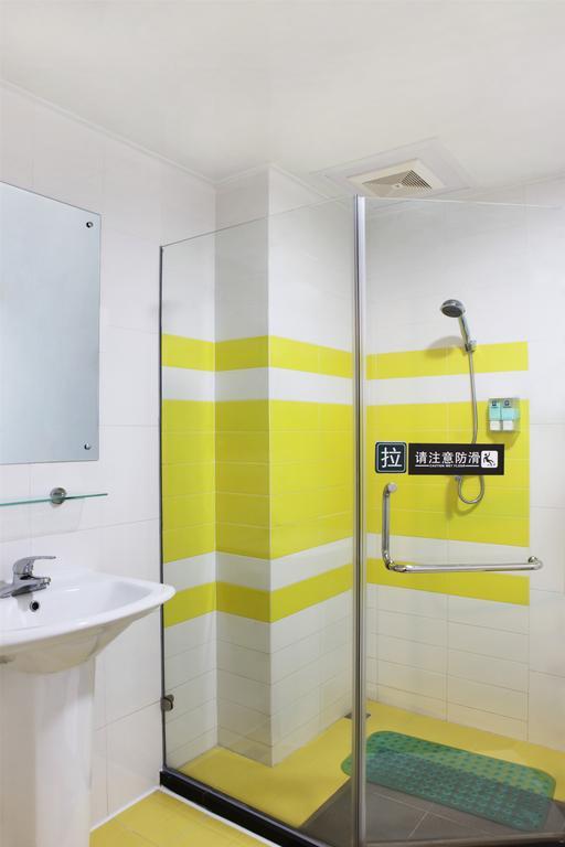 7Days Inn Qingdao Haiyunan Xinglong Road חדר תמונה