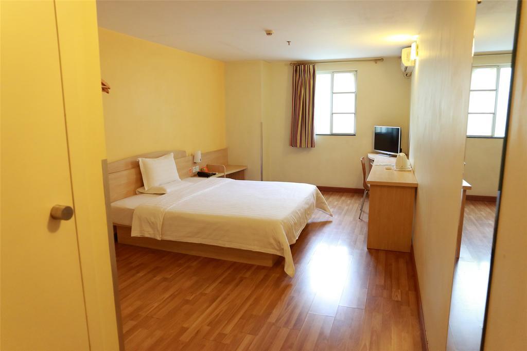 7Days Inn Qingdao Haiyunan Xinglong Road חדר תמונה